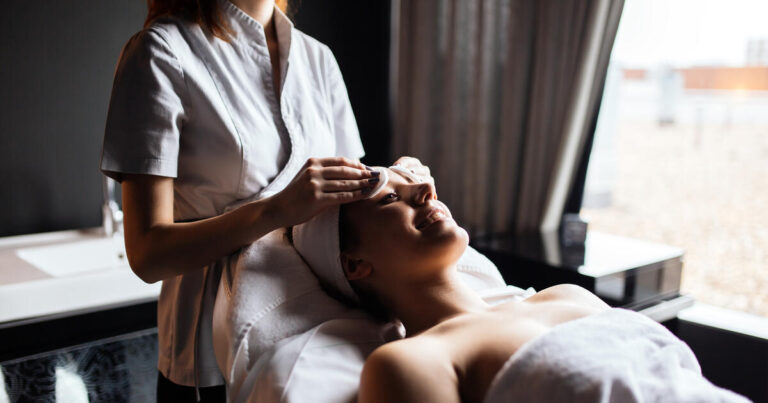 The advantages of stress massage during work trips