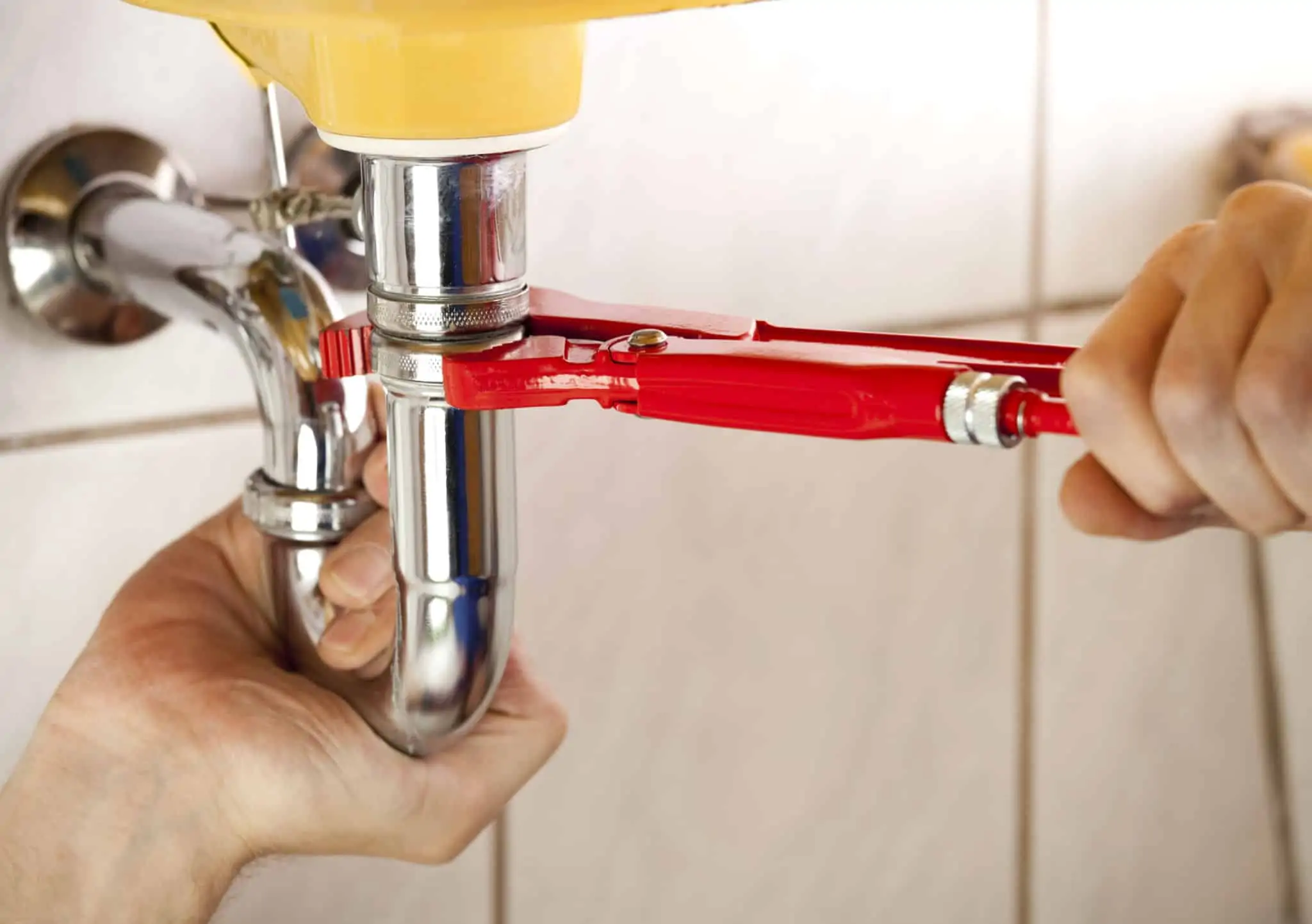 What to Do Until a Plumber Comes